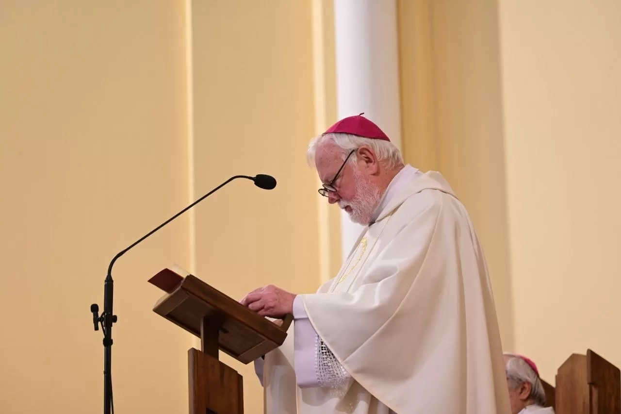 Šventojo Sosto sekretorius santykiams su valstybėmis ir tarptautinėmis organizacijomis arkivyskupas Paulas Richardas Gallagheris vadovauja šv. Mišioms Maskvos katalikų Švč. Mergelės Marijos Nekaltojo Prasidėjimo katedroje