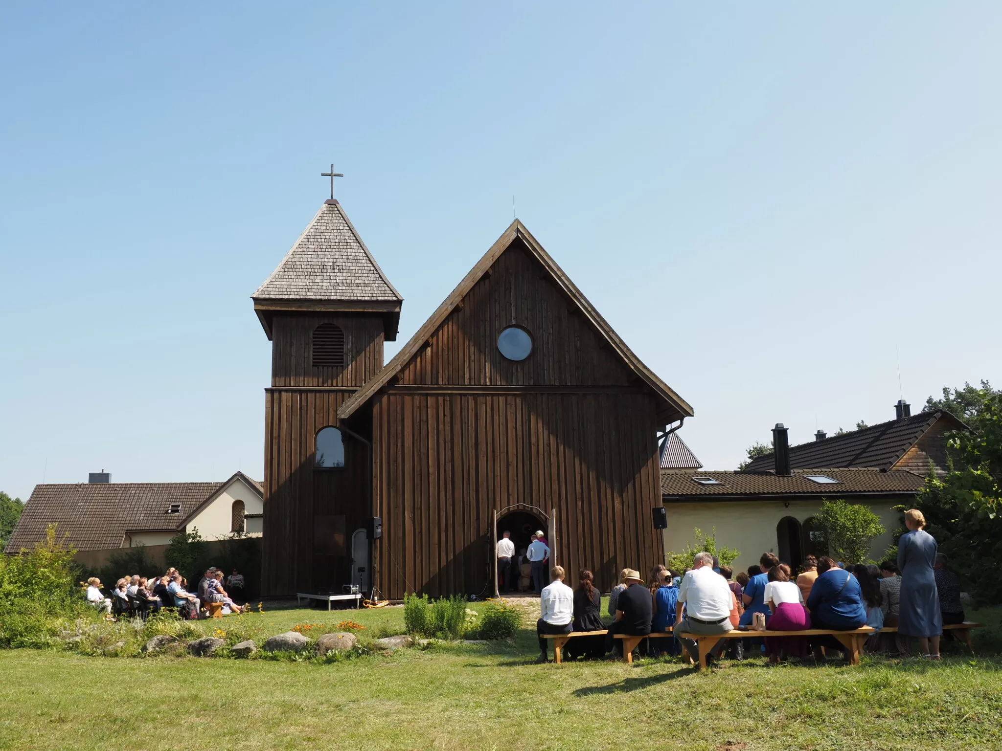 Betliejaus Mergelės Marijos Ėmimo į dangų ir šv. Brunono kontempliatyviųjų seserų vienuolijos Aušrinės Marijos vienuolyno bažnyčia Paparčiuose, Kaišiadorių r.