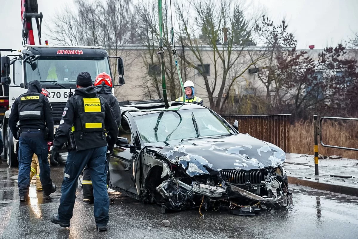 Avarija, BMW, upė, Panevėžys